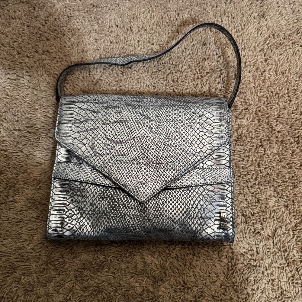 Helen Welch Elegant Silver Snakeskin Women's Envelope Evening Bag Party Events